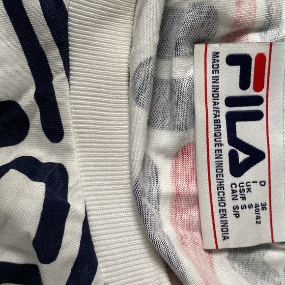FILA cropped small shirt - Picture 3 of 3